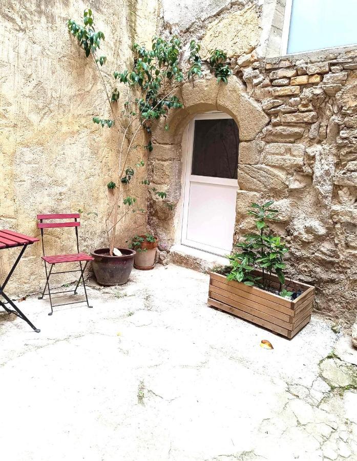 Appartement Centre L'Isle Sur La Sorgue Bagian luar foto